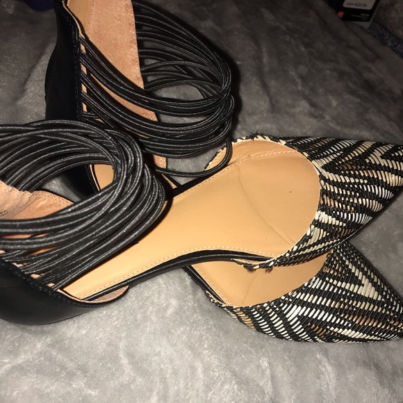 Aztec pattern flats - Picture 5 of 5